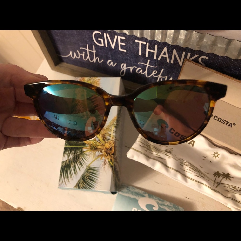 NEW NEVER WORN IN BOX- Costas ISLA tortoise color
